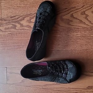 Skechers slip on shoes